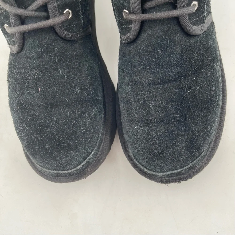 Ugg Unisex Kids Neumel II- SZ 6 -Black Suede‎ Lace-Up Sherpa Lined Chukka Boot